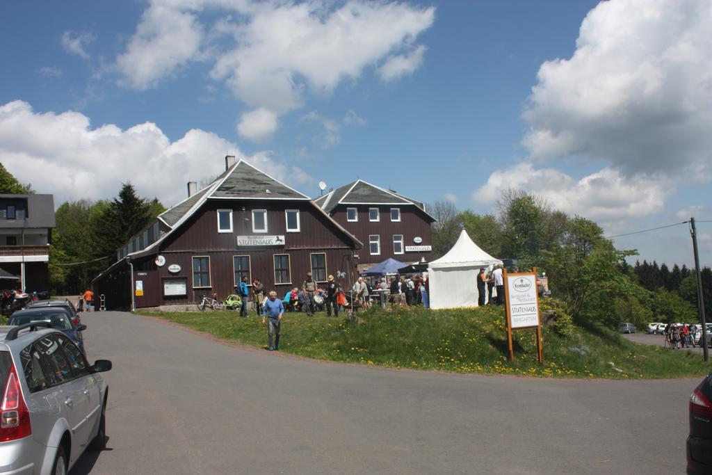 Berghotel Stutenhaus Schmiedefeld am Rennsteig Exterior foto